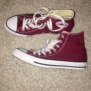 NEW MAROON CONVERSE